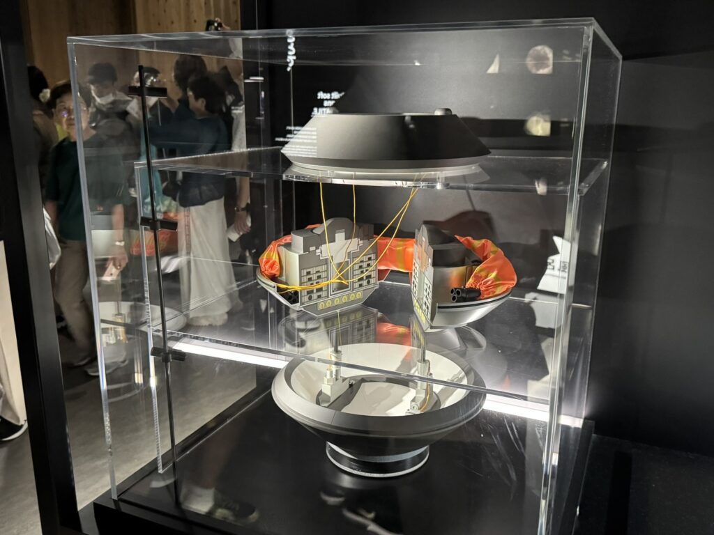 小惑星探査機「はやぶさ」の大気圏再突入カプセル