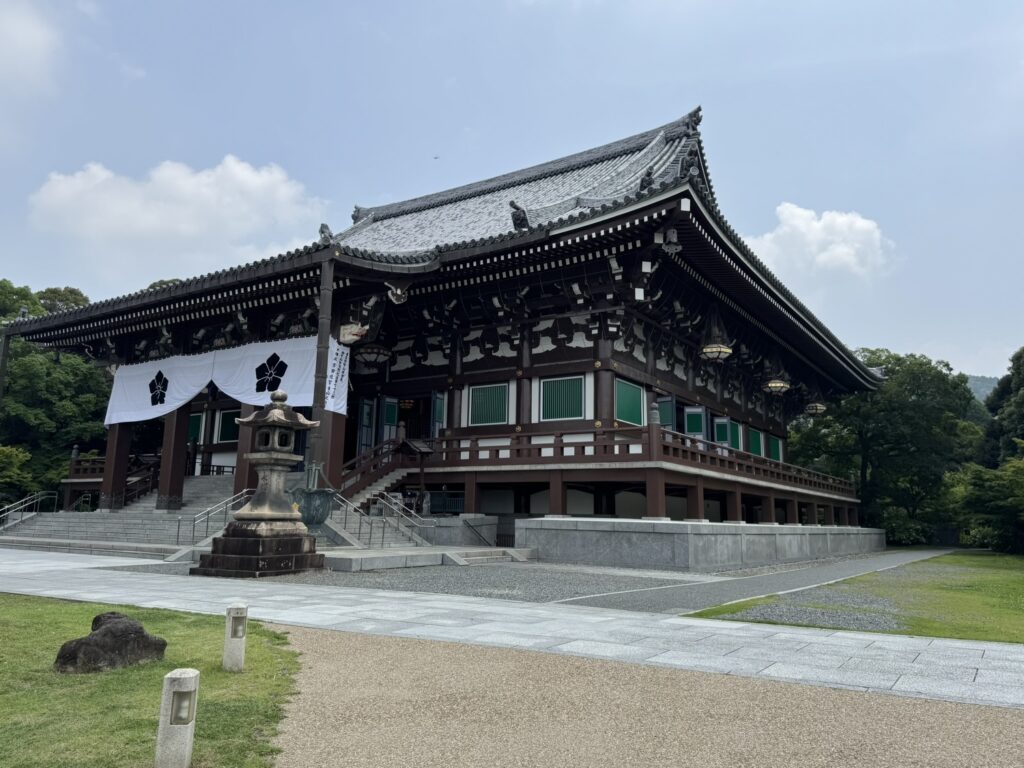 金堂（御本尊は大日如来）